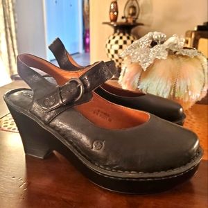 Born Slingback black shoes. Size 40.5/US 9